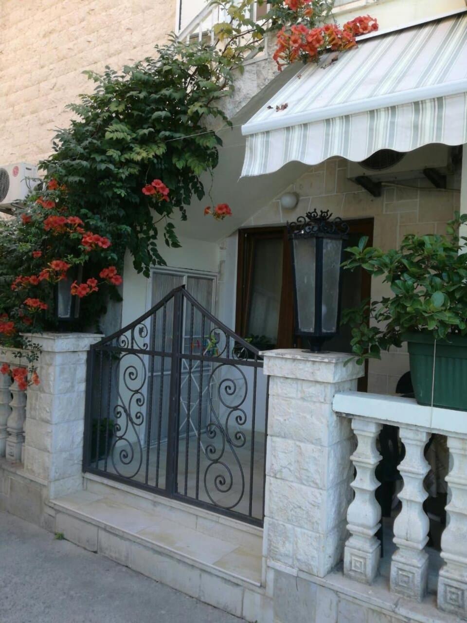 Romana 1 Tivat Exterior foto